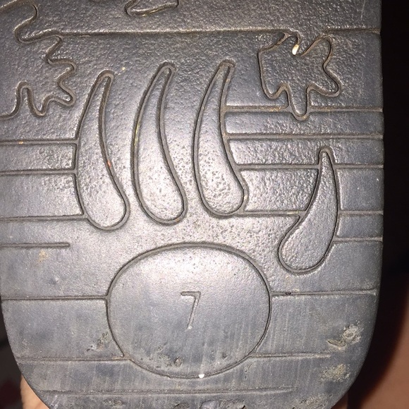 Grey BearPaw Boots - Picture 4 of 5